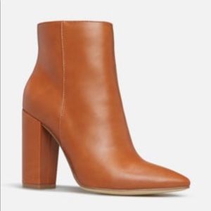 ROSAMUND BLOCK HEEL BOOTIE cognac